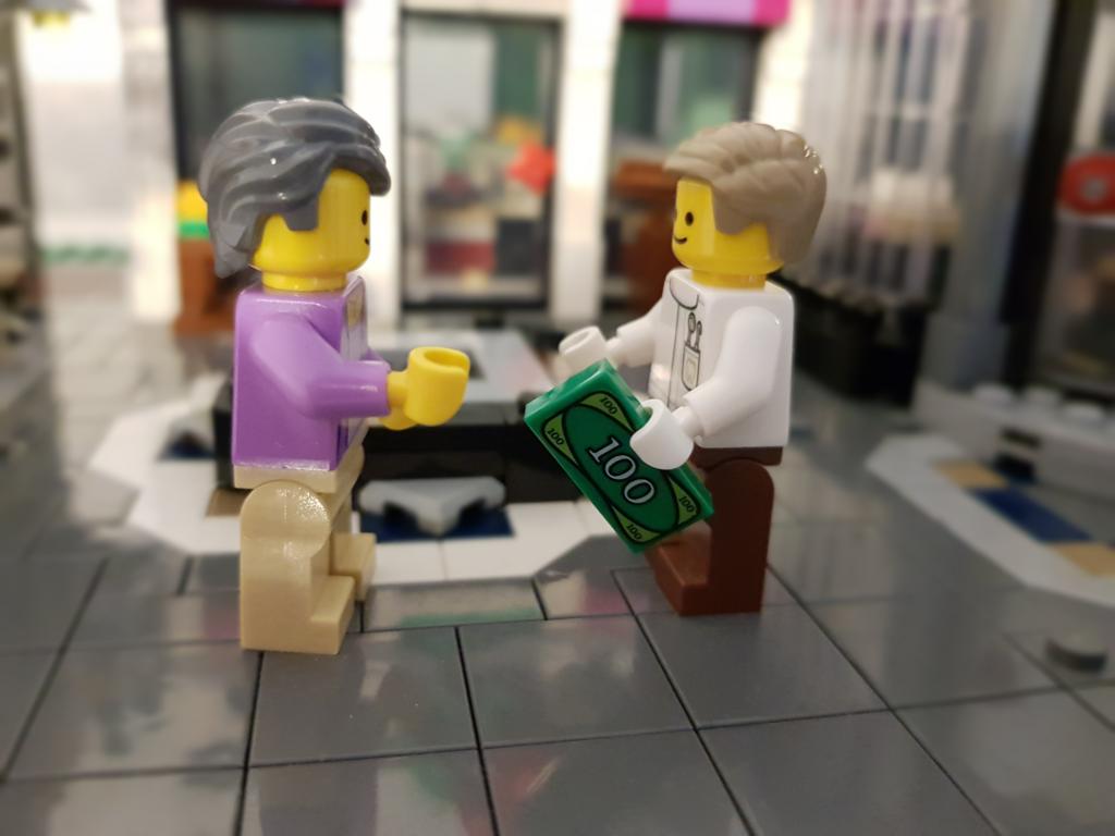 Lego Minifiguren tauschen Geld aus. Mit Lego Reselling Geld verdienen.
